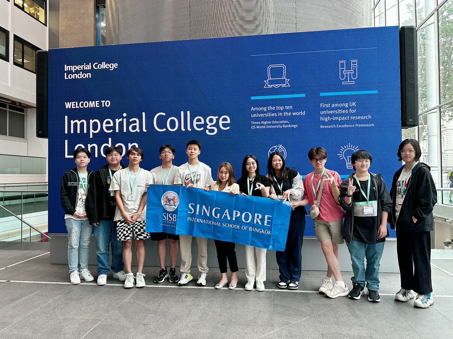 SISB中学生赴英国大学夏令营课程圆满收官 2
