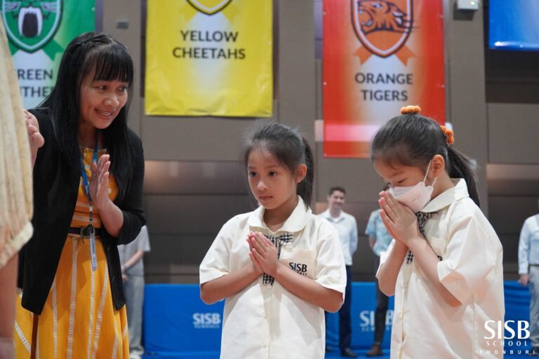 20250825 Proper way to Perform the Thai Wai 3