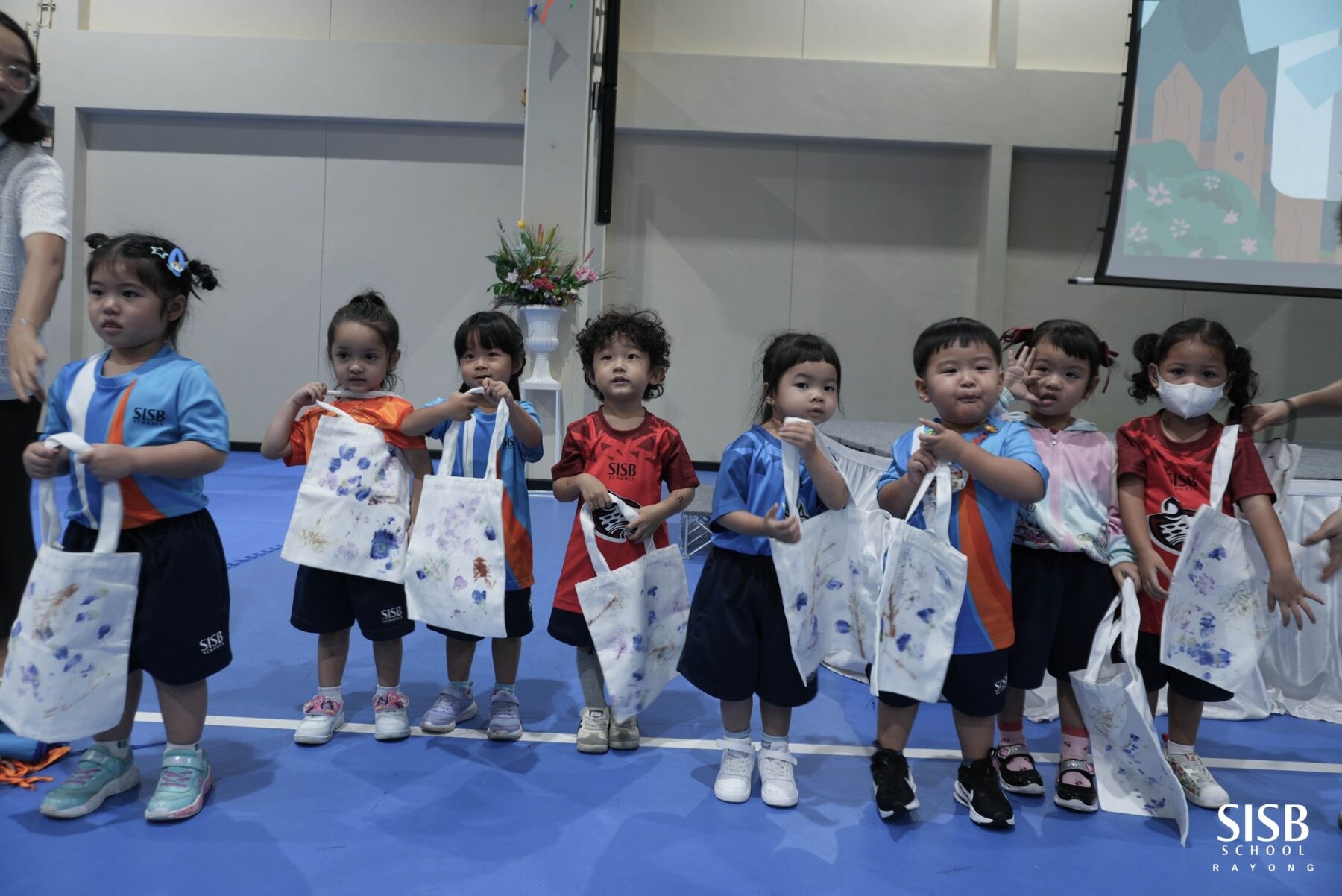 581066441 835047809381463 1578090773774411893 n